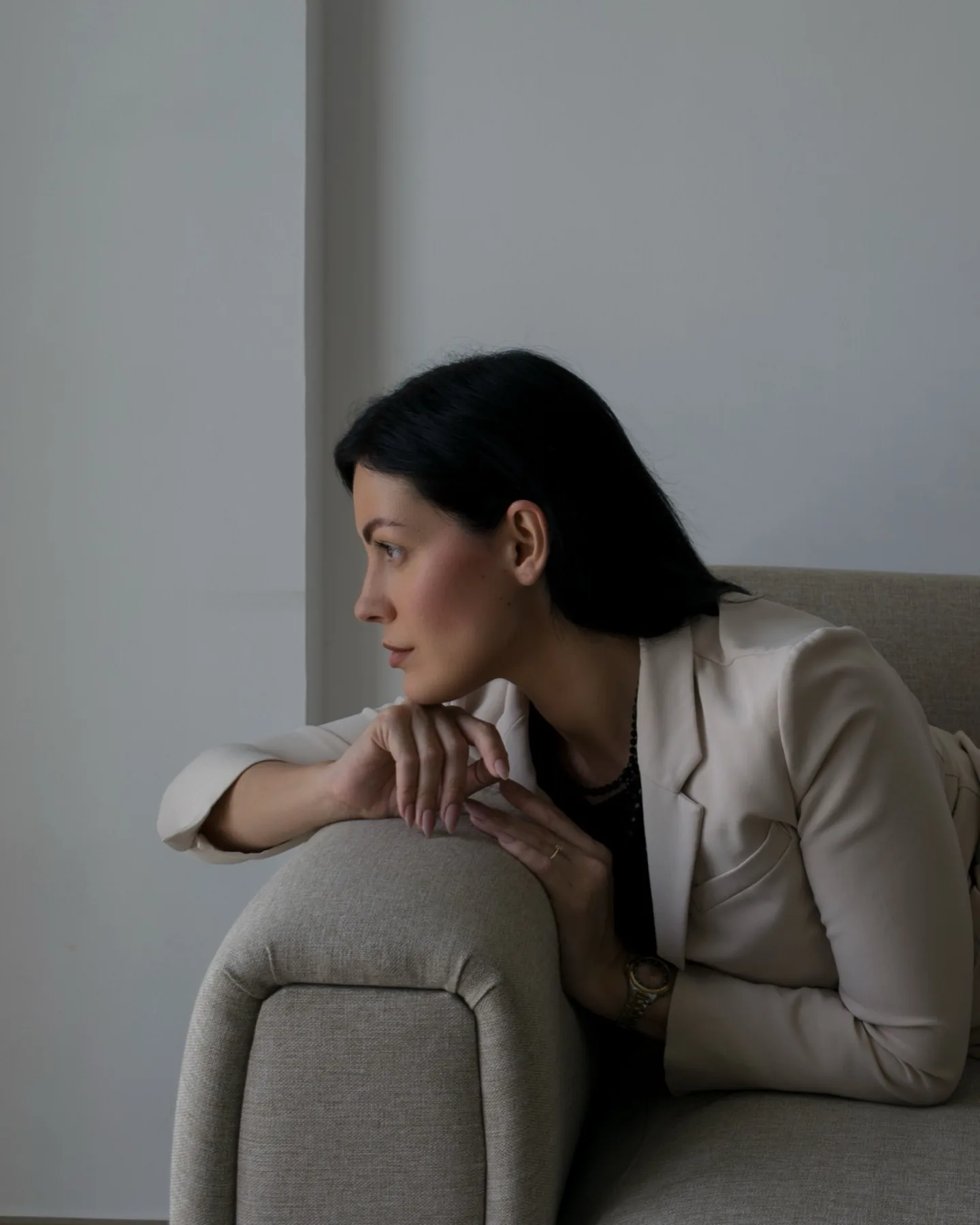 Indoor portrait session in Dubai, soft directional lighting